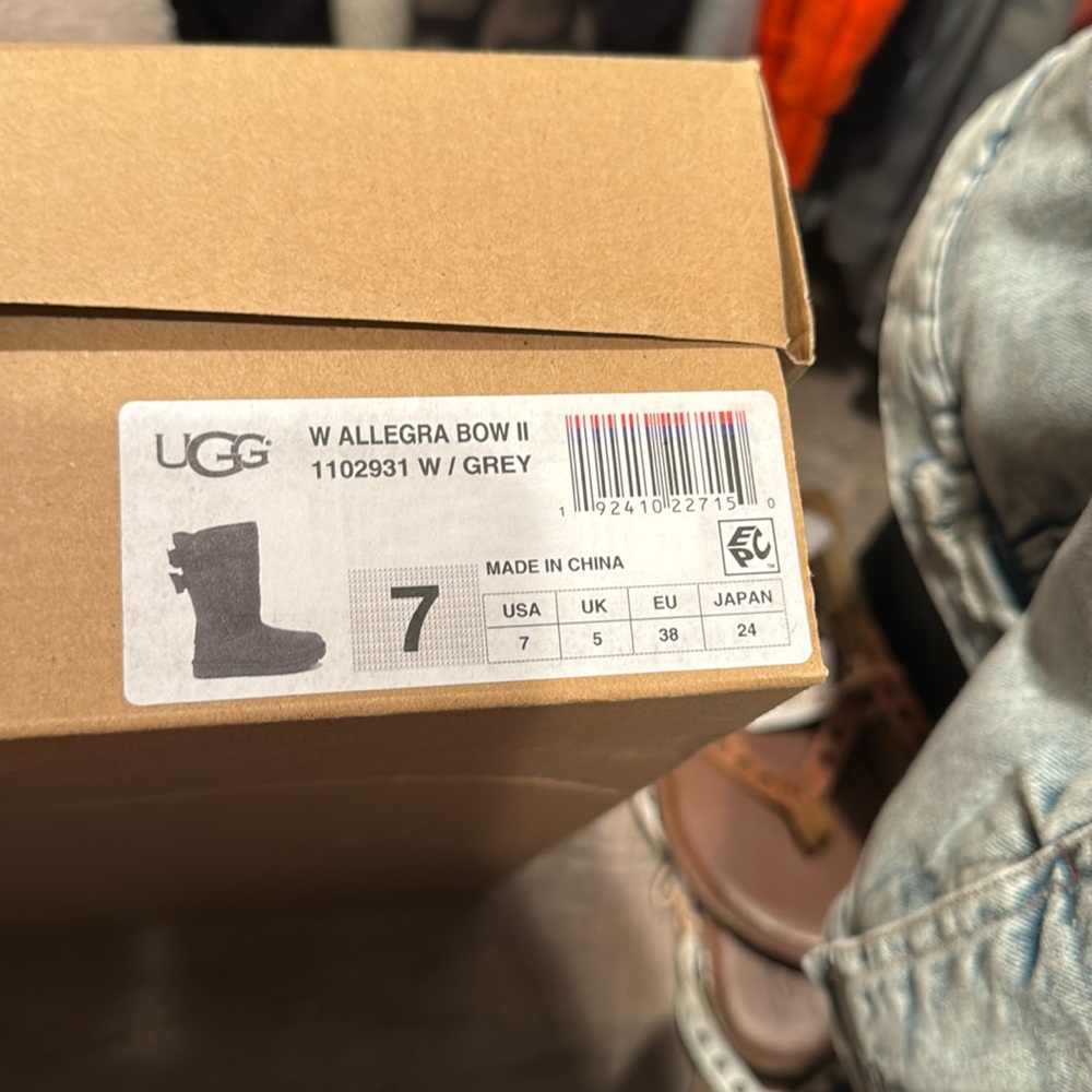 Allegra bow II UGGS